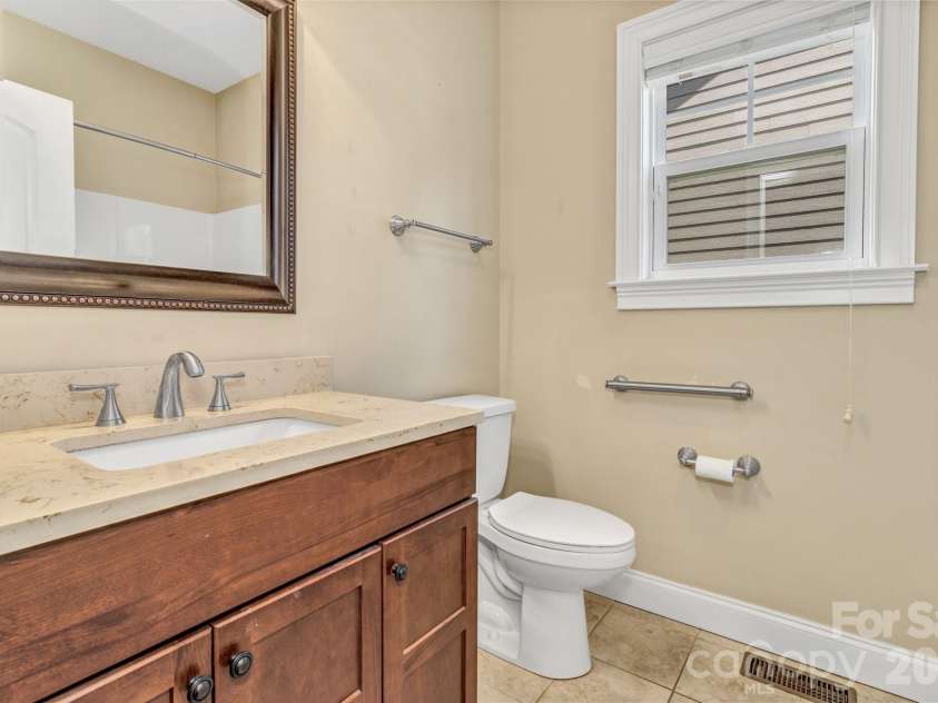 48 Asher Lane, Arden, NC 28704.  MLS# CAR4384419, YatesRealty ID 24636. 