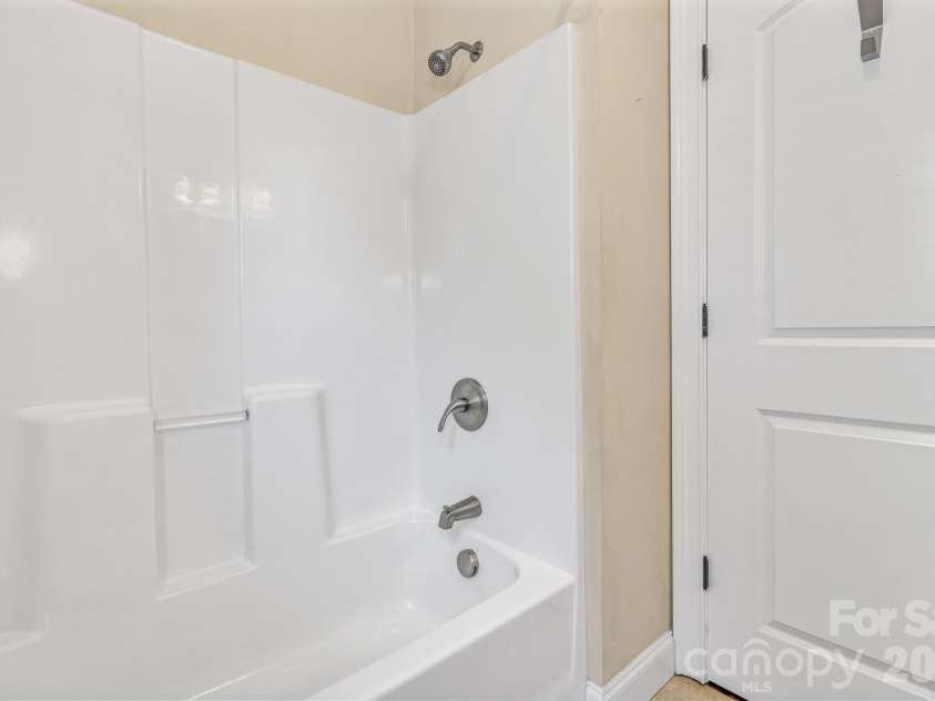 48 Asher Lane, Arden, NC 28704.  MLS# CAR4384419, YatesRealty ID 24636. 