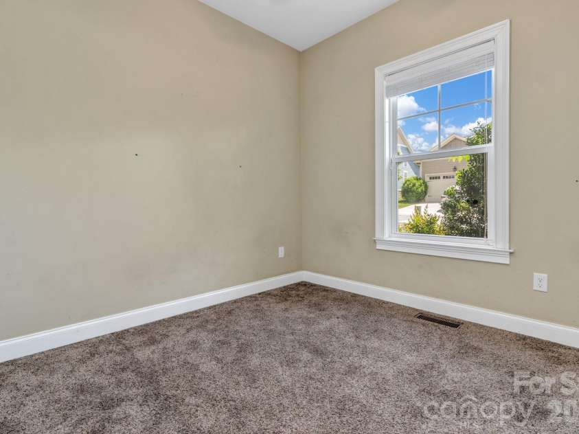 48 Asher Lane, Arden, NC 28704.  MLS# CAR4384419, YatesRealty ID 24636. 