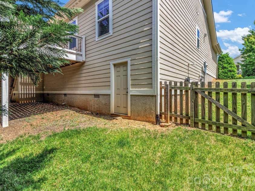 48 Asher Lane, Arden, NC 28704.  MLS# CAR4384419, YatesRealty ID 24636. 