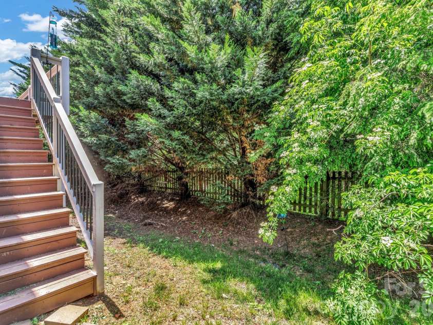 48 Asher Lane, Arden, NC 28704.  MLS# CAR4384419, YatesRealty ID 24636. 