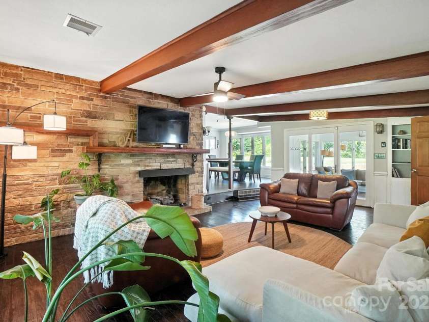 188 Gum Branch Road, Charlotte, NC 28214.  MLS# CAR4274837, YatesRealty ID 24637. Den