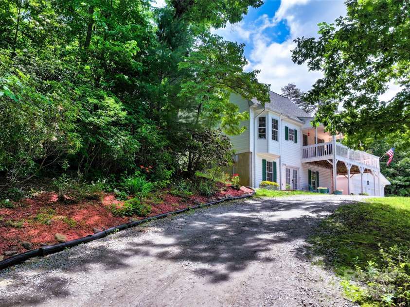 186 Hawks Point Drive, Zirconia, NC 28790.  MLS# CAR4302595, YatesRealty ID 24638. Drive up to home