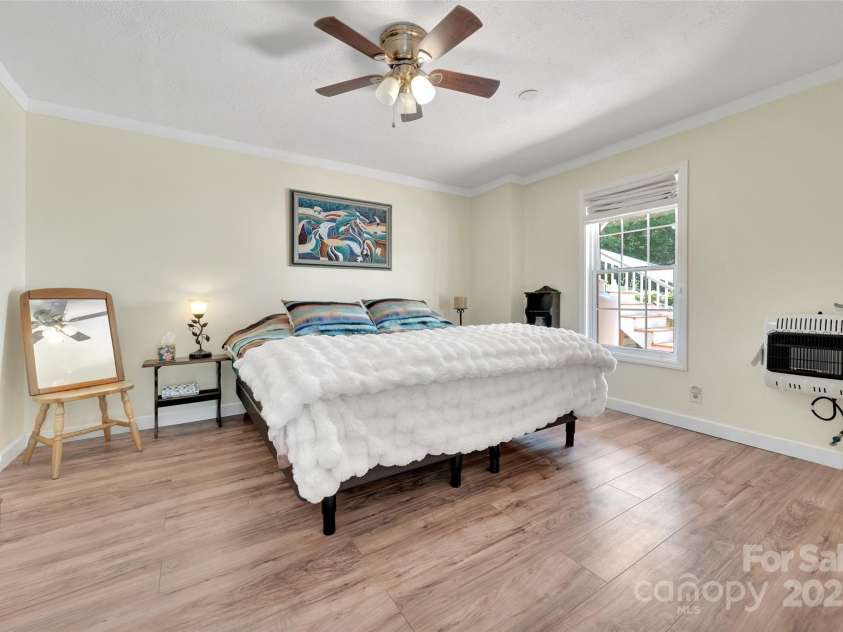 186 Hawks Point Drive, Zirconia, NC 28790.  MLS# CAR4302595, YatesRealty ID 24638. Lower Level bathroom