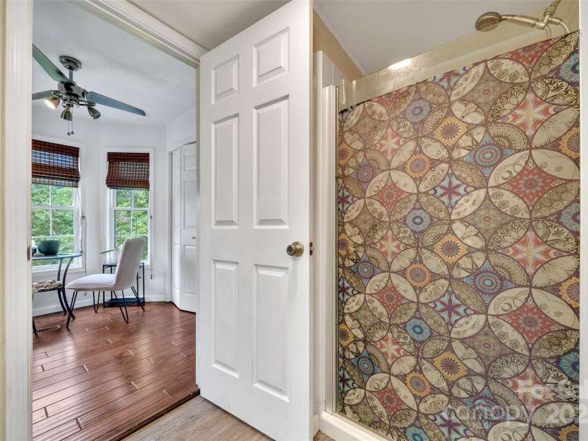 186 Hawks Point Drive, Zirconia, NC 28790.  MLS# CAR4302595, YatesRealty ID 24638. Primary Bathroom