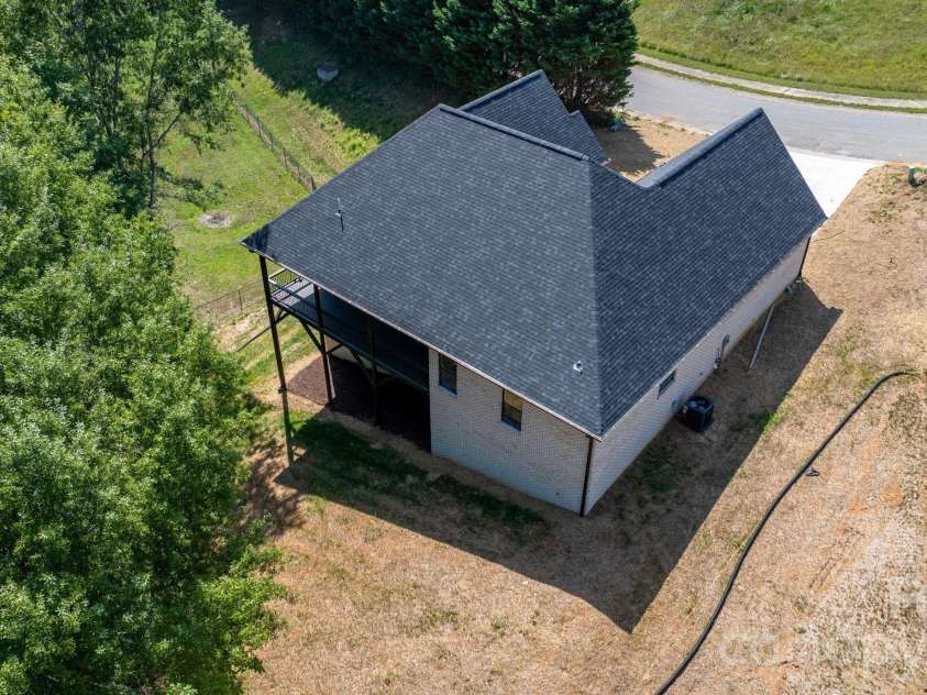 730 Chatsworth Circle, Lenoir, NC 28645.  MLS# CAR4385492, YatesRealty ID 24639. 
