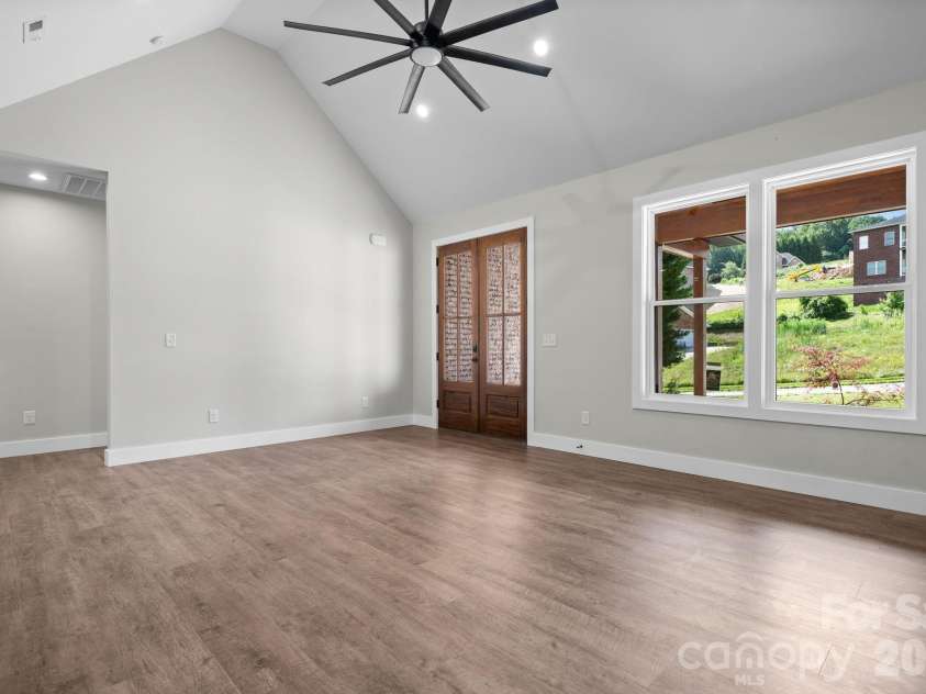 730 Chatsworth Circle, Lenoir, NC 28645.  MLS# CAR4385492, YatesRealty ID 24639. 
