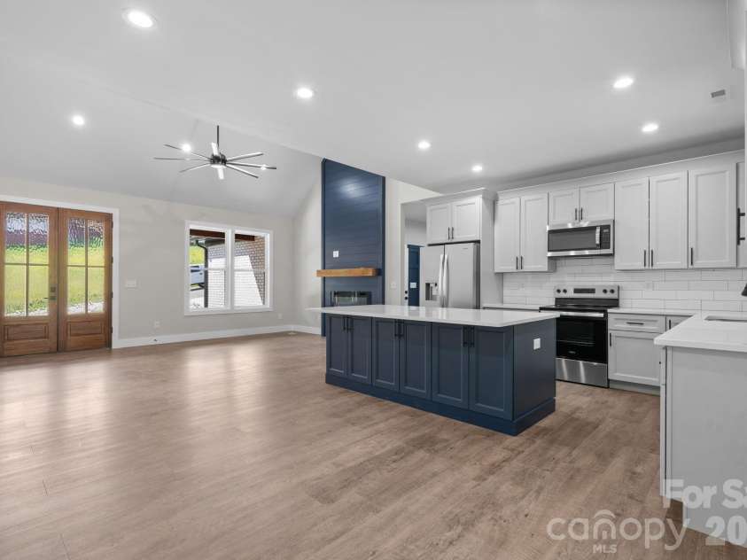 730 Chatsworth Circle, Lenoir, NC 28645.  MLS# CAR4385492, YatesRealty ID 24639. 