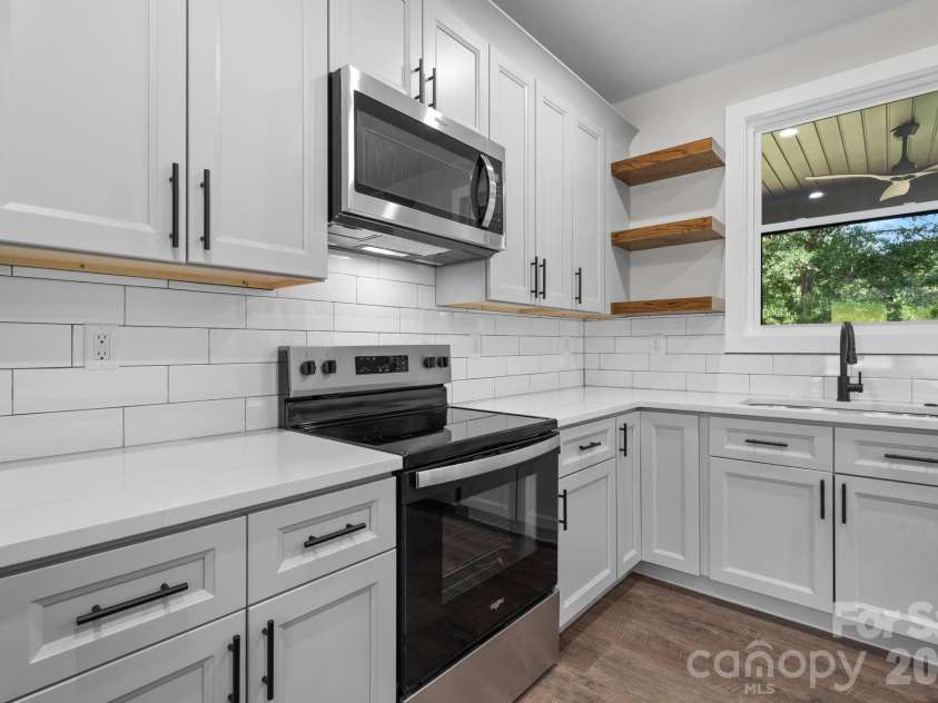 730 Chatsworth Circle, Lenoir, NC 28645.  MLS# CAR4385492, YatesRealty ID 24639. 
