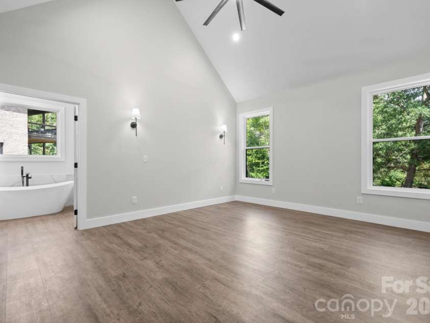 730 Chatsworth Circle, Lenoir, NC 28645.  MLS# CAR4385492, YatesRealty ID 24639. 