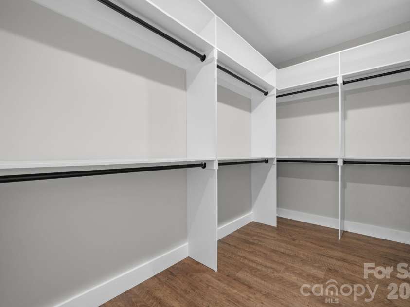 730 Chatsworth Circle, Lenoir, NC 28645.  MLS# CAR4385492, YatesRealty ID 24639. 