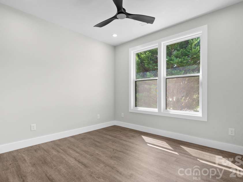 730 Chatsworth Circle, Lenoir, NC 28645.  MLS# CAR4385492, YatesRealty ID 24639. 