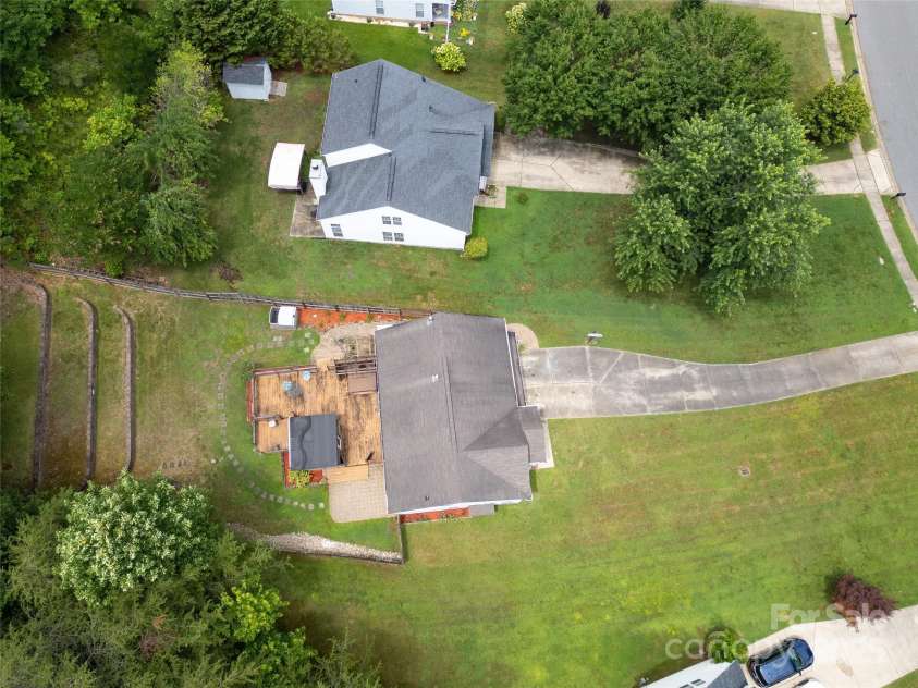 9541 Green Apple Drive, Charlotte, NC 28215.  MLS# CAR4269556, YatesRealty ID 24639. 