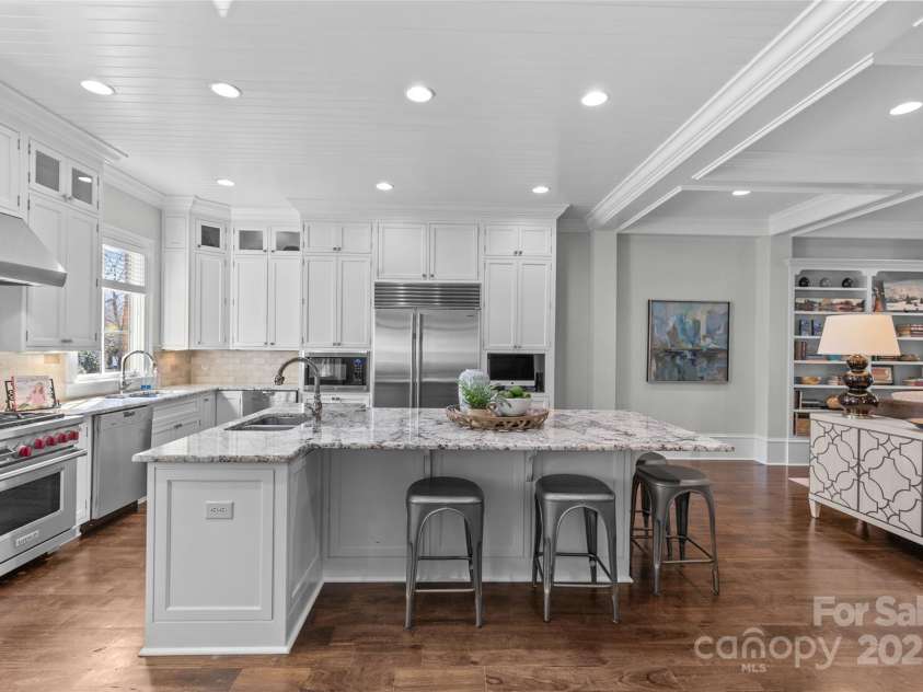 303 Hillside Avenue, Charlotte, NC 28209.  MLS# CAR4216911, YatesRealty ID 2464. 