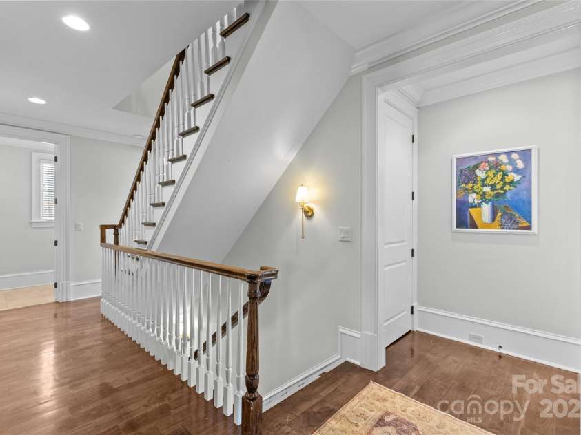 303 Hillside Avenue, Charlotte, NC 28209.  MLS# CAR4216911, YatesRealty ID 2464. 