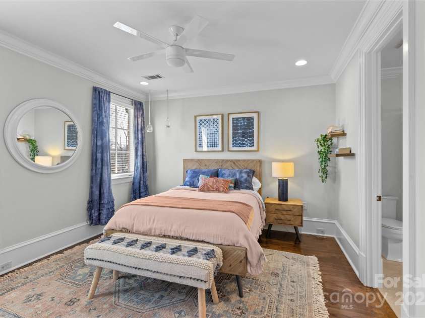 303 Hillside Avenue, Charlotte, NC 28209.  MLS# CAR4216911, YatesRealty ID 2464. 
