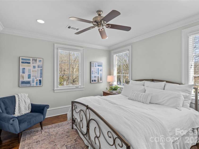 303 Hillside Avenue, Charlotte, NC 28209.  MLS# CAR4216911, YatesRealty ID 2464. 