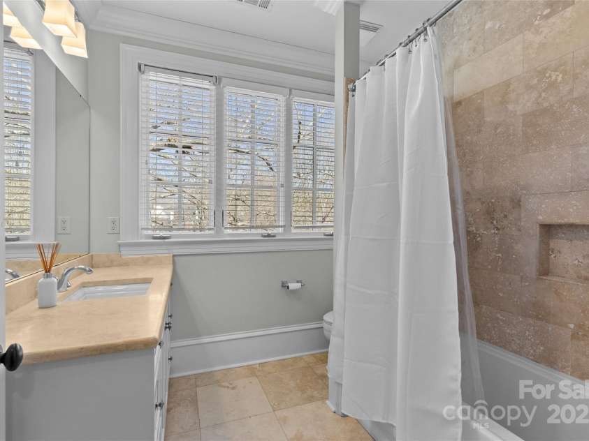 303 Hillside Avenue, Charlotte, NC 28209.  MLS# CAR4216911, YatesRealty ID 2464. 