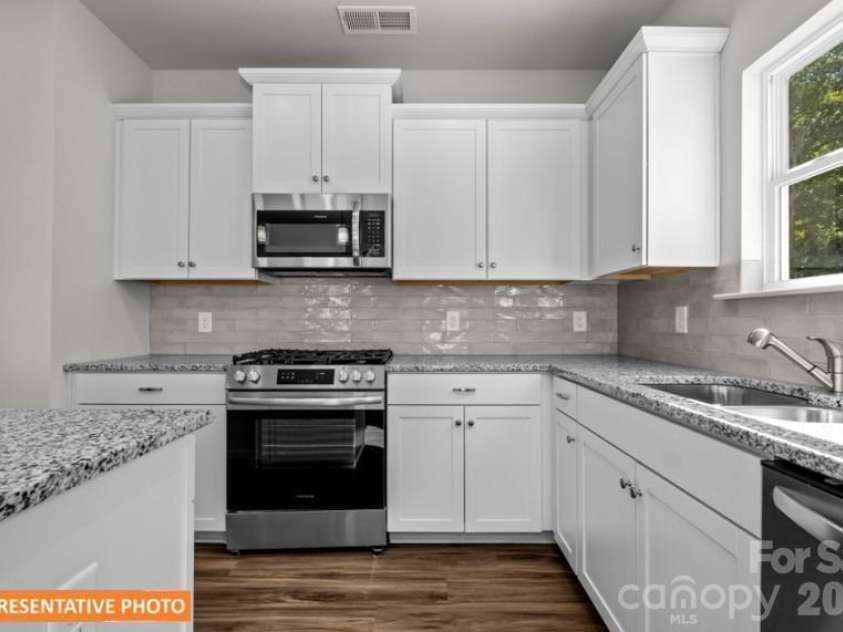 4239 Ruth Creek Court, Charlotte, NC 28216.  MLS# CAR4385601, YatesRealty ID 24640. 