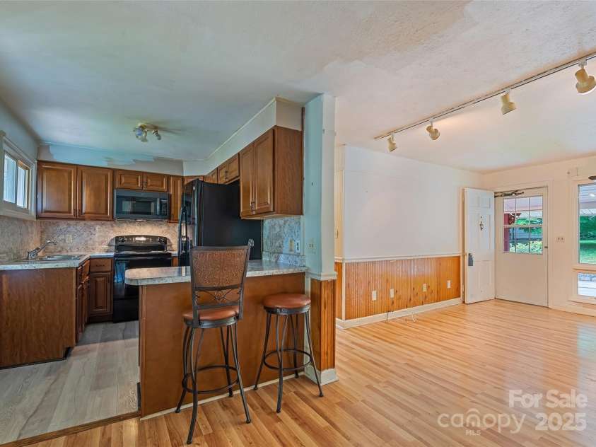748 East Street, Waynesville, NC 28786.  MLS# CAR4259438, YatesRealty ID 24640. 