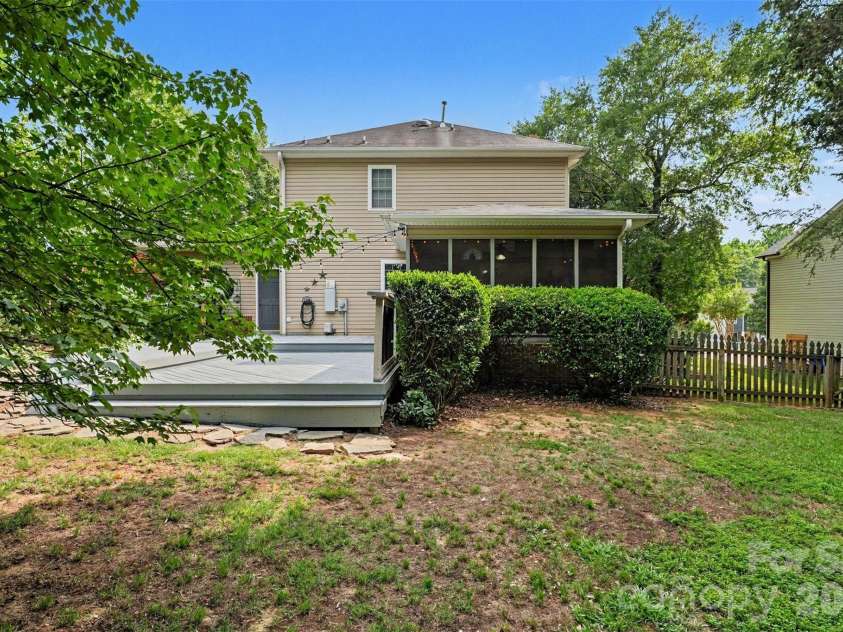 2272 Crosstrail Ridge, Rock Hill, SC 29732.  MLS# CAR4385538, YatesRealty ID 24641. Large deck just off the screened porch - perfect for entertaining
