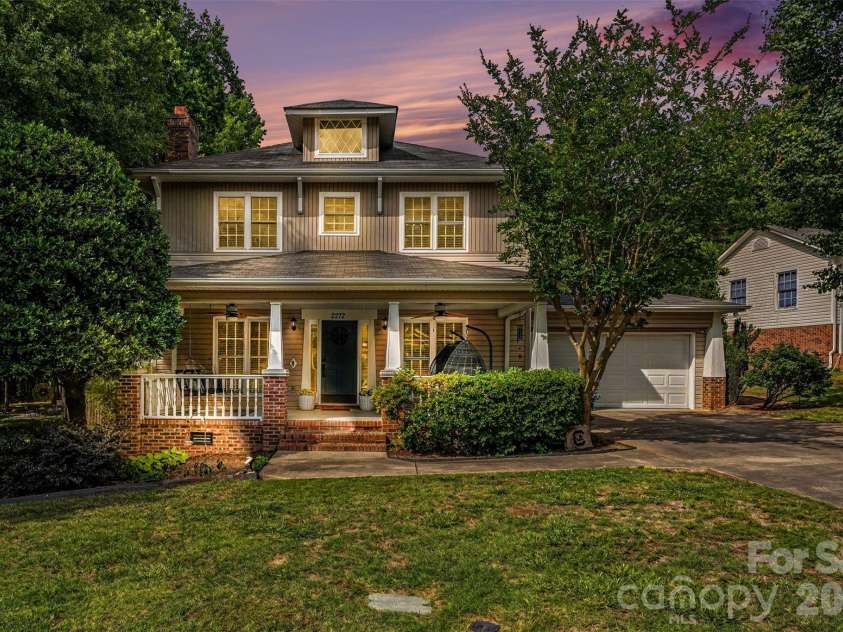 2272 Crosstrail Ridge, Rock Hill, SC 29732.  MLS# CAR4385538, YatesRealty ID 24641. Stately home on beautiful lot!