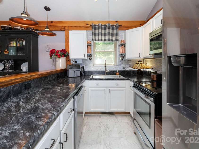 24 Carsen Loop, Waynesville, NC 28785.  MLS# CAR4274406, YatesRealty ID 24642. 