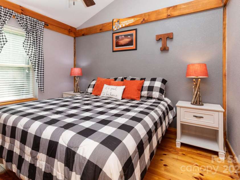 24 Carsen Loop, Waynesville, NC 28785.  MLS# CAR4274406, YatesRealty ID 24642. 