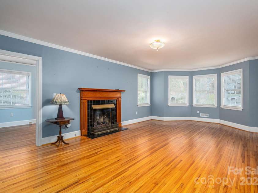 1220 Oakwood Avenue, Gastonia, NC 28052.  MLS# CAR4242343, YatesRealty ID 24643. 