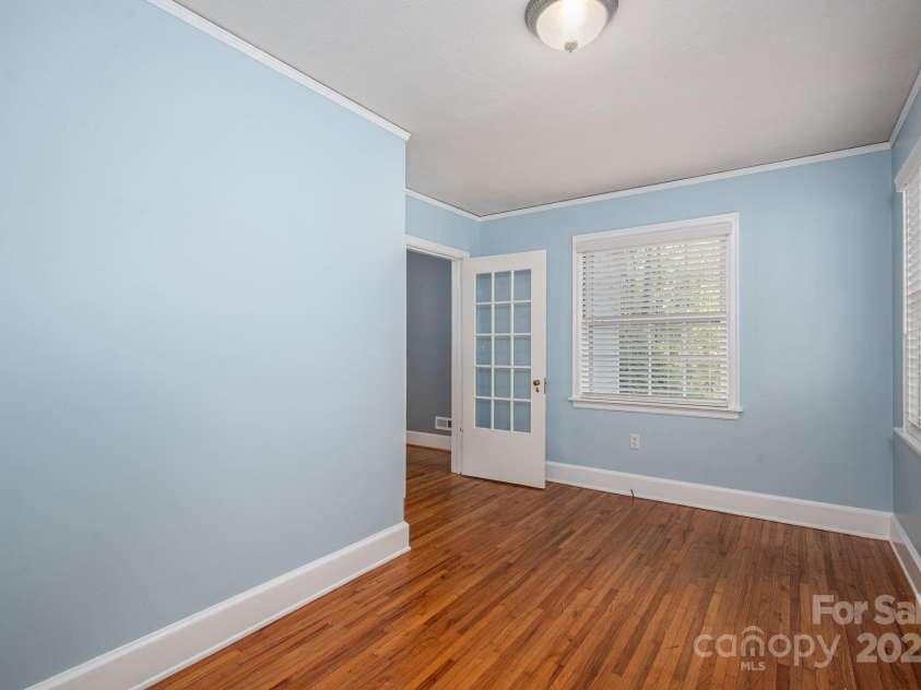 1220 Oakwood Avenue, Gastonia, NC 28052.  MLS# CAR4242343, YatesRealty ID 24643. 