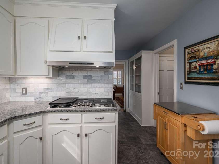 1220 Oakwood Avenue, Gastonia, NC 28052.  MLS# CAR4242343, YatesRealty ID 24643. 