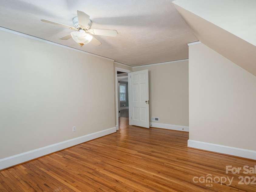 1220 Oakwood Avenue, Gastonia, NC 28052.  MLS# CAR4242343, YatesRealty ID 24643. 