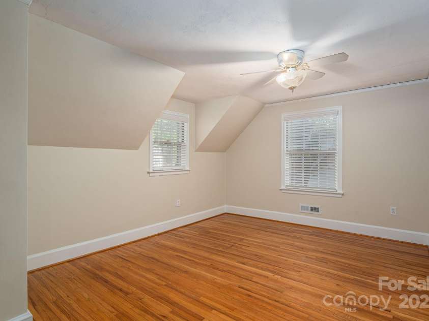 1220 Oakwood Avenue, Gastonia, NC 28052.  MLS# CAR4242343, YatesRealty ID 24643. 