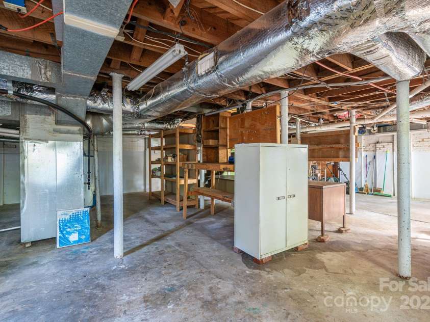 1220 Oakwood Avenue, Gastonia, NC 28052.  MLS# CAR4242343, YatesRealty ID 24643. 