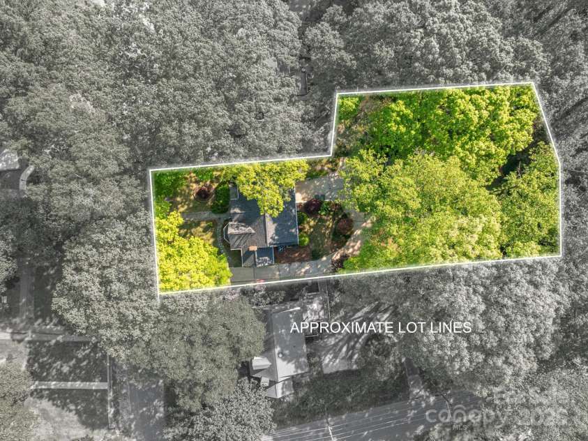 1220 Oakwood Avenue, Gastonia, NC 28052.  MLS# CAR4242343, YatesRealty ID 24643. 