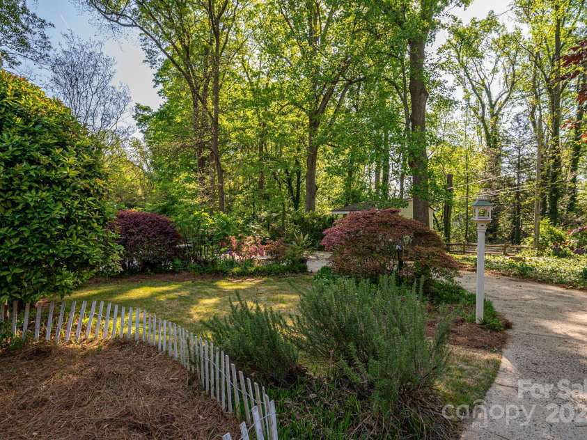 1220 Oakwood Avenue, Gastonia, NC 28052.  MLS# CAR4242343, YatesRealty ID 24643. 