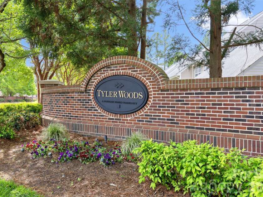 8733 Robinson Forest Drive, Charlotte, NC 28277.  MLS# CAR4366546, YatesRealty ID 24643. 