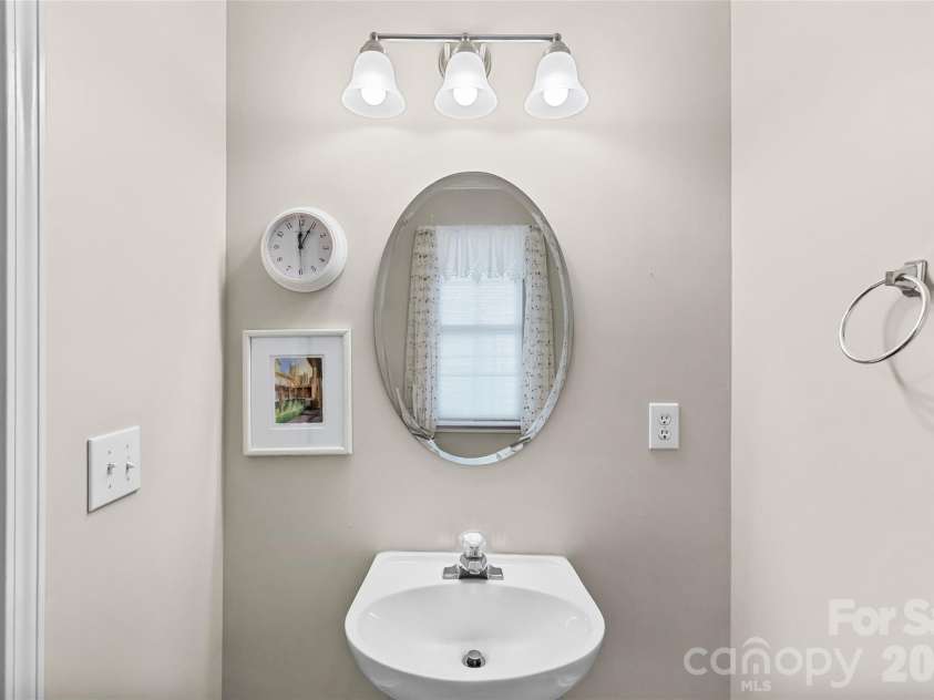 8733 Robinson Forest Drive, Charlotte, NC 28277.  MLS# CAR4366546, YatesRealty ID 24643. 