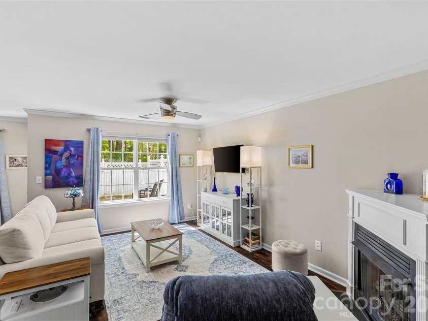 8733 Robinson Forest Drive, Charlotte, NC 28277.  MLS# CAR4366546, YatesRealty ID 24643. 