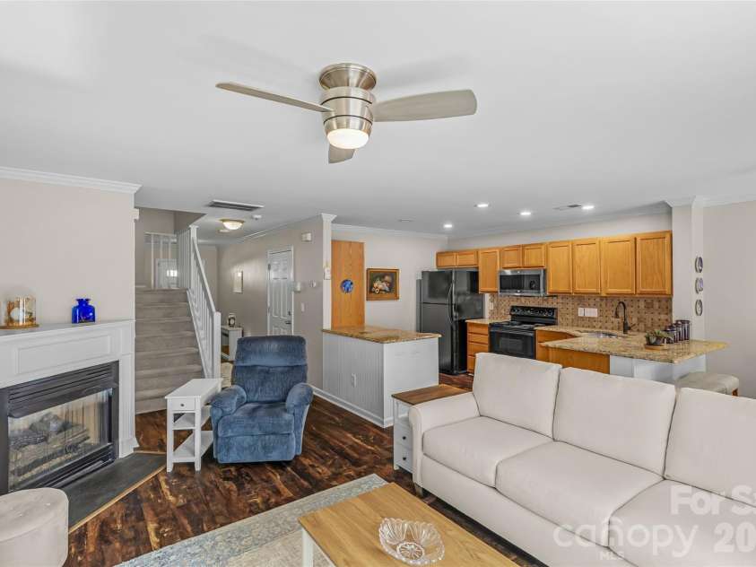 8733 Robinson Forest Drive, Charlotte, NC 28277.  MLS# CAR4366546, YatesRealty ID 24643. 