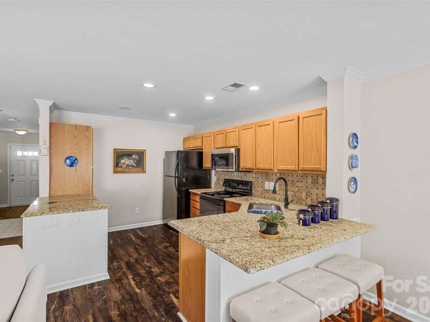 8733 Robinson Forest Drive, Charlotte, NC 28277.  MLS# CAR4366546, YatesRealty ID 24643. 
