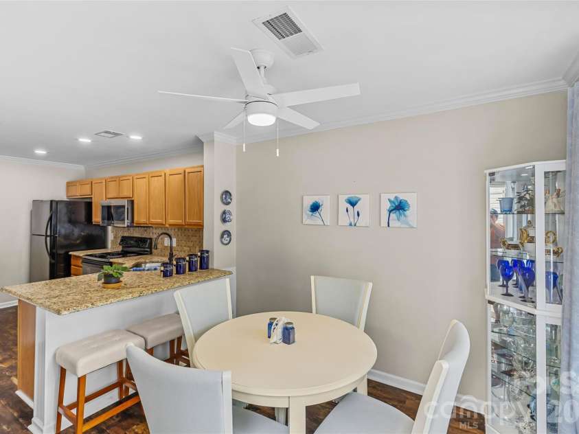 8733 Robinson Forest Drive, Charlotte, NC 28277.  MLS# CAR4366546, YatesRealty ID 24643. 