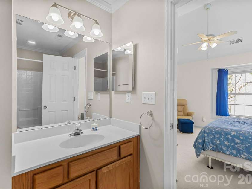 8733 Robinson Forest Drive, Charlotte, NC 28277.  MLS# CAR4366546, YatesRealty ID 24643. Bed 1 Bath