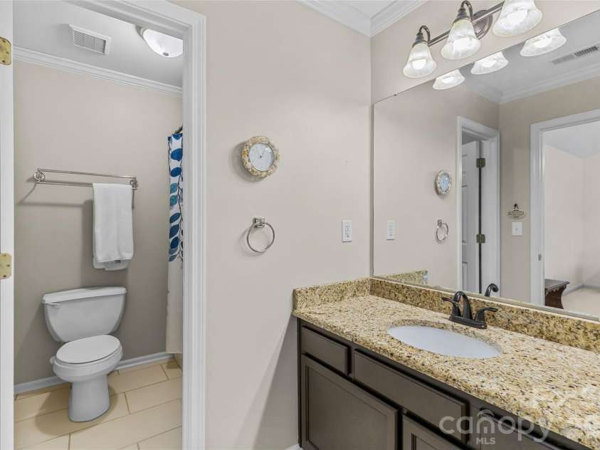8733 Robinson Forest Drive, Charlotte, NC 28277.  MLS# CAR4366546, YatesRealty ID 24643. Bed 2 Bath