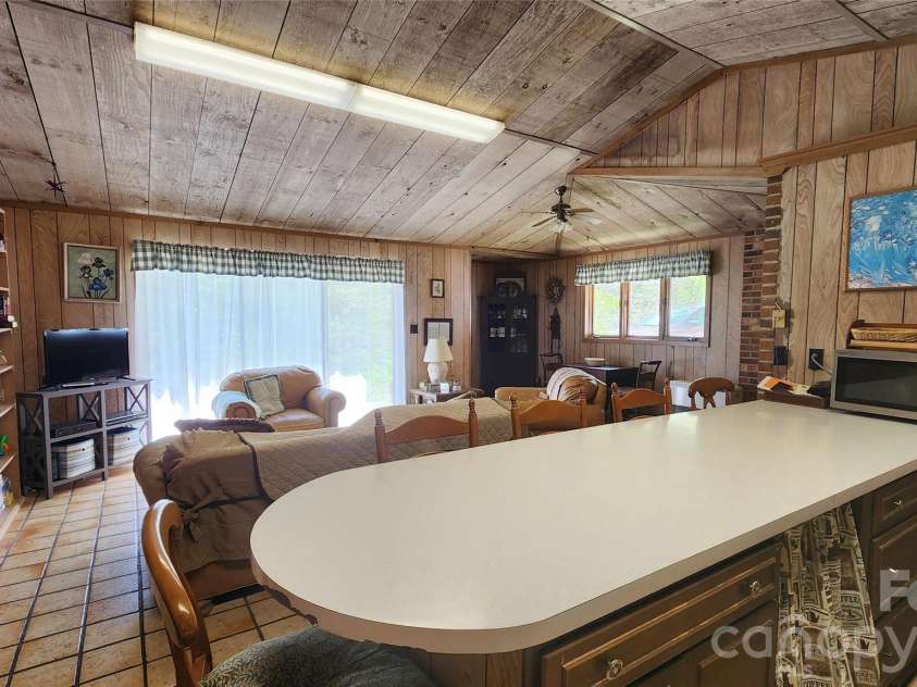 120 Fox Run Ridge Drive, Blowing Rock, NC 28605.  MLS# CAR4383428, YatesRealty ID 24644. 