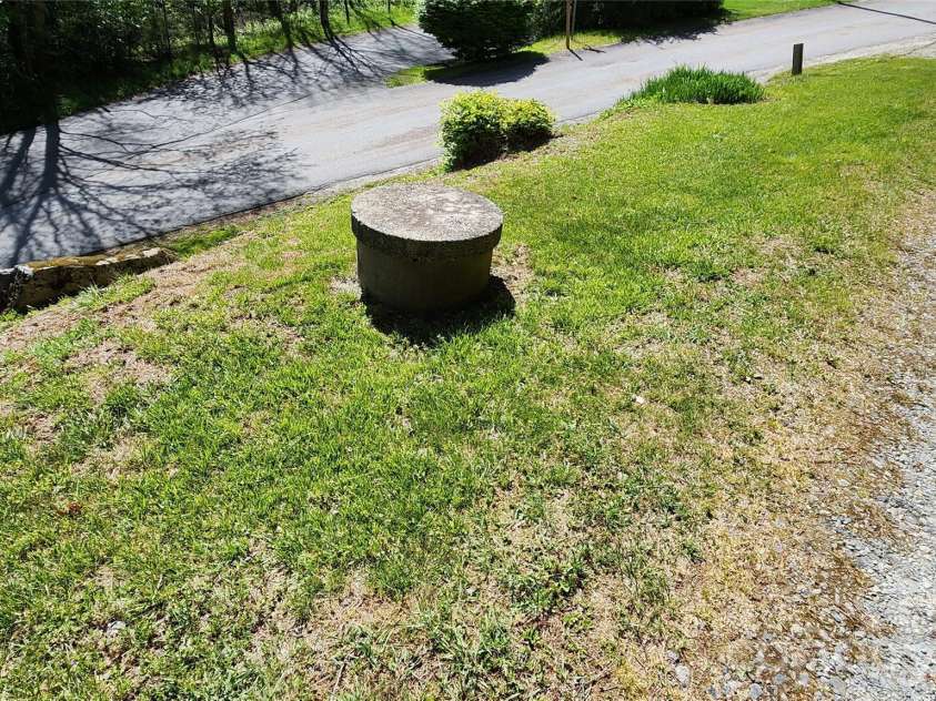 120 Fox Run Ridge Drive, Blowing Rock, NC 28605.  MLS# CAR4383428, YatesRealty ID 24644. 