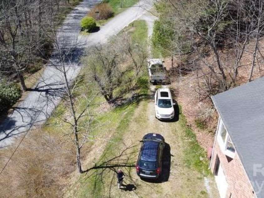 120 Fox Run Ridge Drive, Blowing Rock, NC 28605.  MLS# CAR4383428, YatesRealty ID 24644. 