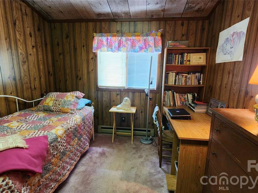 120 Fox Run Ridge Drive, Blowing Rock, NC 28605.  MLS# CAR4383428, YatesRealty ID 24644. BR #2