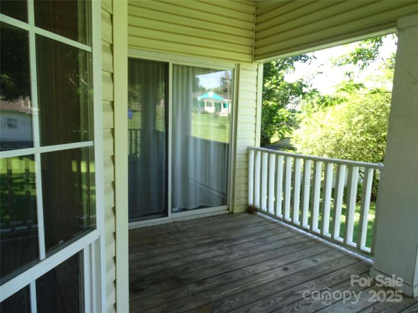 113 Dillon Street, Winston Salem, NC 27107.  MLS# CAR4277547, YatesRealty ID 24645. Front porch