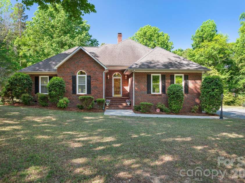 400 Arminius Court, Monroe, NC 28110.  MLS# CAR4363934, YatesRealty ID 24645. 
